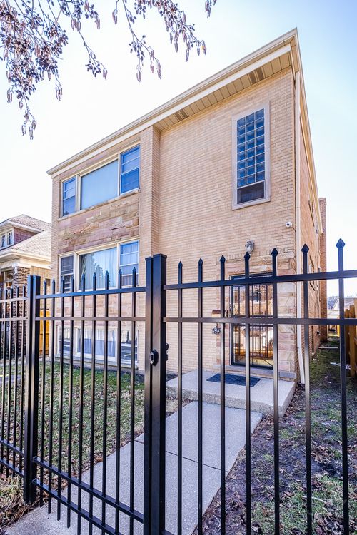 g-6511 W Higgins Ave, Chicago, IL, 60656-2204 | Card Image