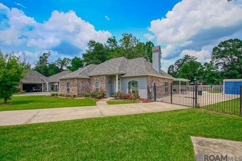 17510 Les Chenier St, Prairieville, LA, 70769-4669 | Card Image