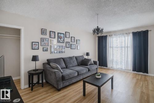 5829 52 St, Wetaskiwin, AB, T9A2W5 | Card Image