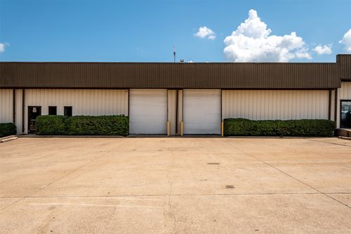 104 A Industrial Dr, Waxahachie, TX, 75165 | Card Image