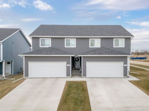 4157 Omaha Ave, Waterloo, IA, 50702-4505 | Card Image