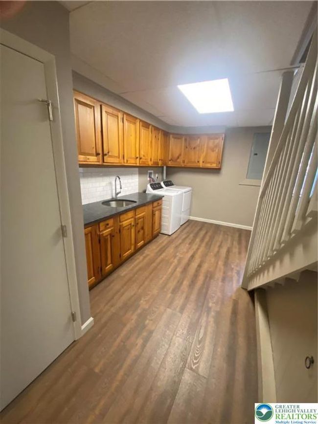 1657 Pen Argyl Rd, House other with 3 bedrooms, 2 bathrooms and null parking in Pen Argyl PA | Image 17