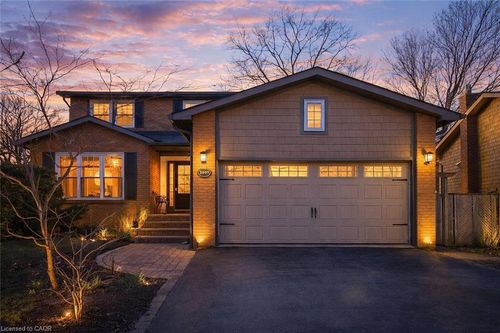 2103 Constance Dr, Oakville, ON, L6J5V1 | Card Image