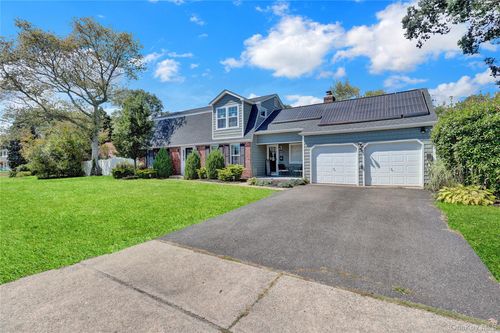 40 Bayview Dr, Oakdale, NY, 11769-2206 | Card Image