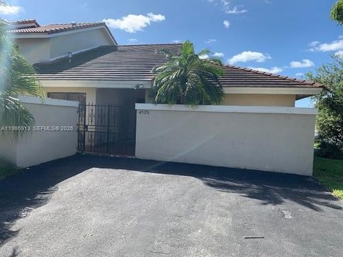 0-4526 Sw 143rd Ct W, Miami, FL, 33175-6823 | Card Image