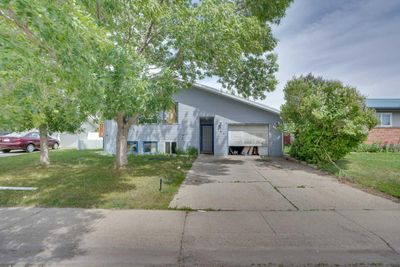 184 Upland Blvd W, House detached with 5 bedrooms, 2 bathrooms and 2 parking in Brooks AB | Image 3