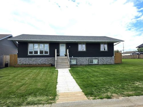 5123 57 Ave, Edgerton, AB, T0B1K0 | Card Image