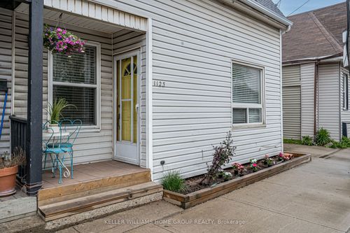 1123 Cannon St E, Hamilton, ON, L8L2J7 | Card Image