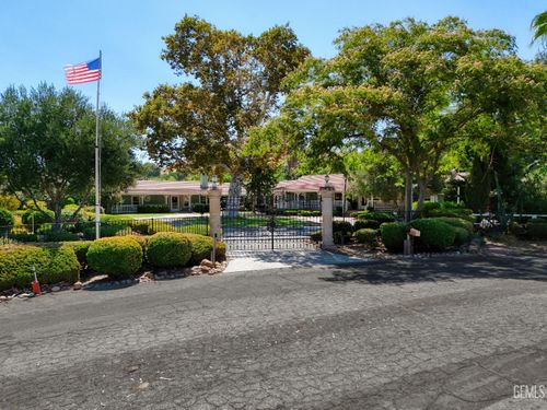 7501 Uplands Of The Kern Dr, Bakersfield, CA, 93308-9560 | Card Image