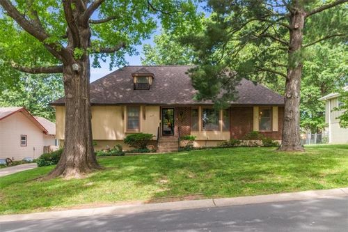 3908 Woodbury St, Independence, MO, 64055-4142 | Card Image