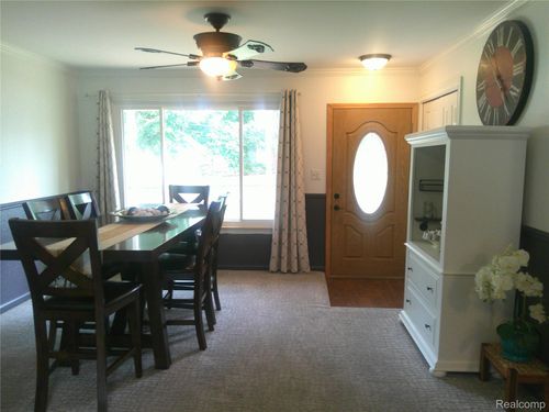 30712 Beechwood St, Garden City, MI, 48135-1906 | Card Image