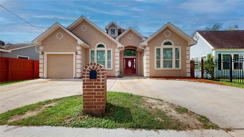7106 Japonica St, Houston, TX, 77087-2816 | Card Image