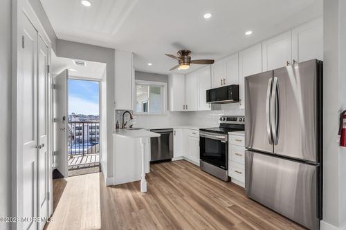 d4-51 Hiering Ave, Seaside Heights, NJ, 08751-1937 | Card Image