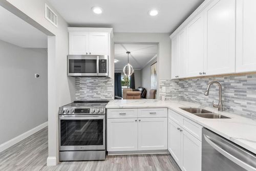 118 Lake Constance Dr, West Palm Beach, FL, 33411-2426 | Card Image