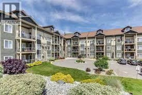 304-2120 Shannon Ridge Dr, West Kelowna, BC, V4T2Z3 | Card Image