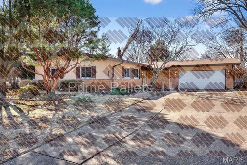 7 Milbrook Ln, Florissant, MO, 63033-6214 | Card Image