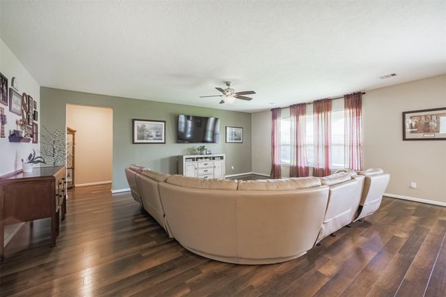 3713 Belmore Ln, House other with 3 bedrooms, 2 bathrooms and 2 parking in Pearland TX | Image 9