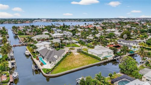 1693 Bonita Ct, NAPLES, FL, 34102-1527 | Card Image