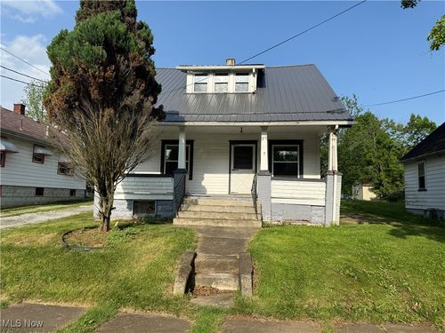 front-210 Perry Street, Struthers, OH, 44471 | Card Image