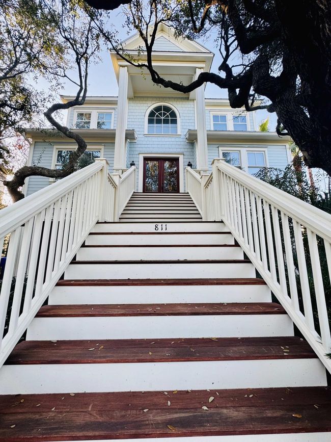 Front of Home | Image 5