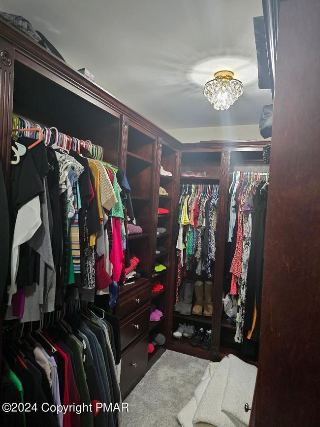 CUSTOM WALK IN CLOSET | Image 63