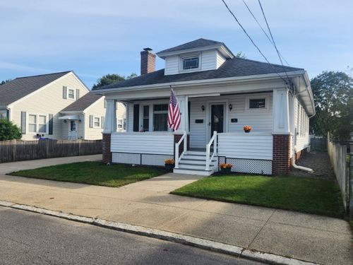 15 Bucklin St, Pawtucket, RI, 02861-1901 | Card Image