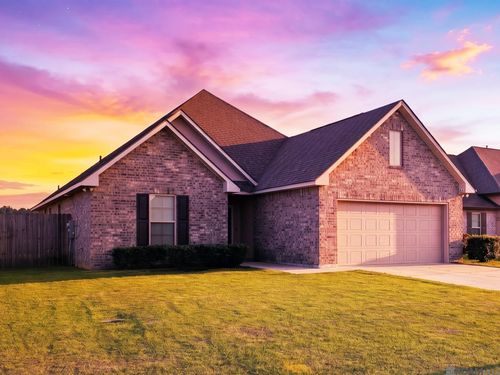8880 Providence Dr, Denham Springs, LA, 70726-6641 | Card Image