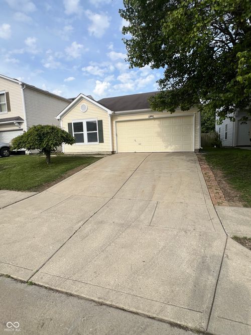 1178 Freemont Ln, Greenwood, IN, 46143-7967 | Card Image