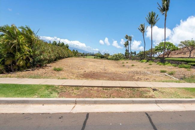 Lot Entrance | Image 14