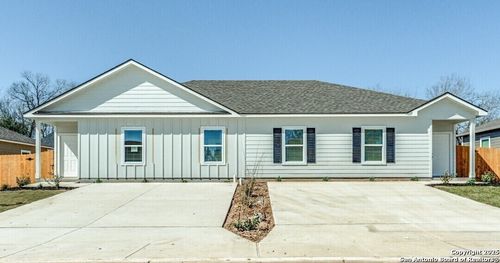 522 Hudson St, Seguin, TX, 78155-3392 | Card Image
