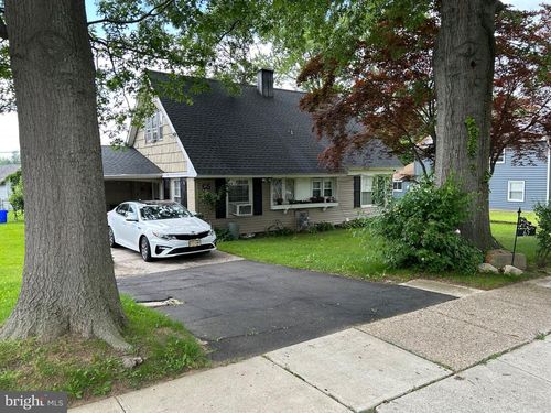 65 Peacock Ln, Willingboro, NJ, 08046-2725 | Card Image