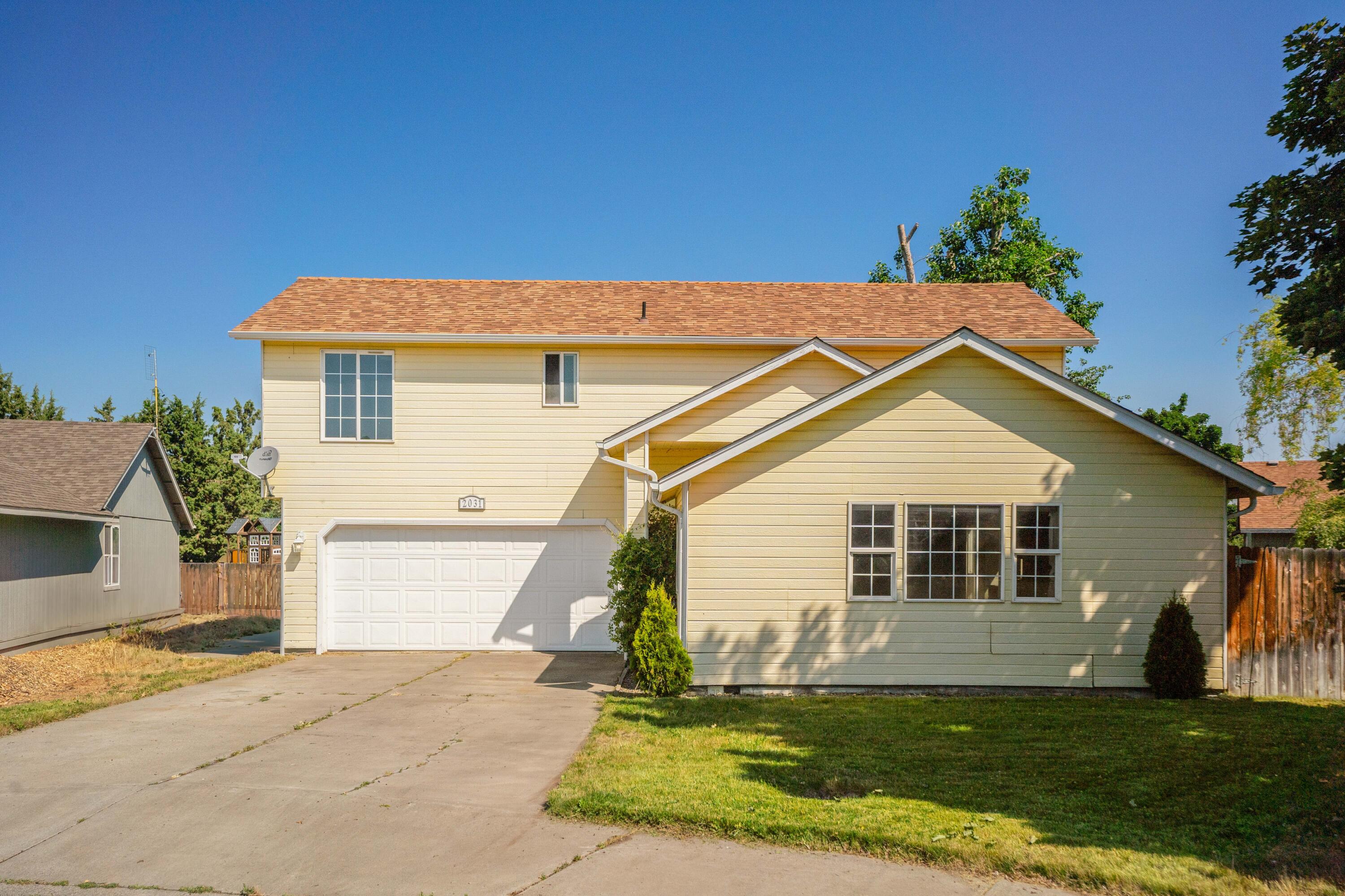 28th Ct, Redmond, OR 97756