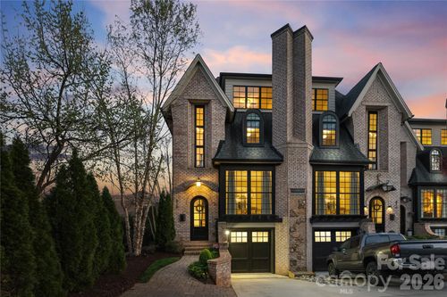 818 Ideal Way, Charlotte, NC, 28203-5931 | Card Image