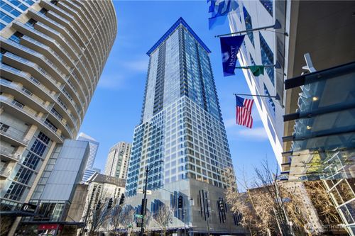 2906-737 Olive Way, Seattle, WA, 98101-3755 | Card Image