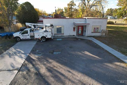 615 S Washington Ave, Emmett, ID, 83617-3524 | Card Image