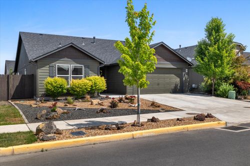 2471 Nw Jackpine Ln, Redmond, OR, 97756-9819 | Card Image