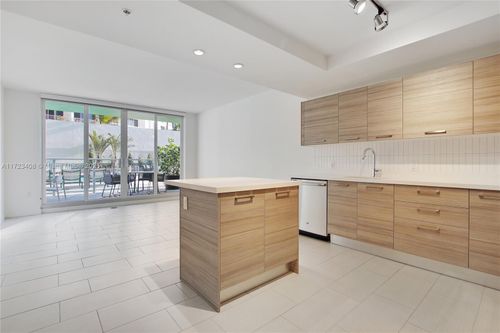 2-1756 N Bayshore Dr, Miami, FL, 33132-1132 | Card Image