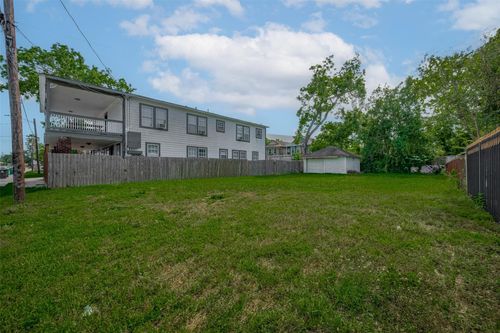1611 Airline Dr, Houston, TX, 77009-3607 | Card Image