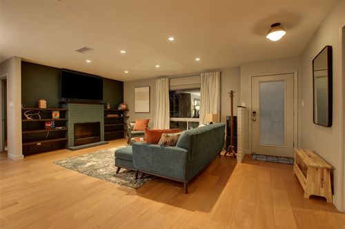 1723 Fawn Dr, Austin, TX, 78741-3720 | Card Image