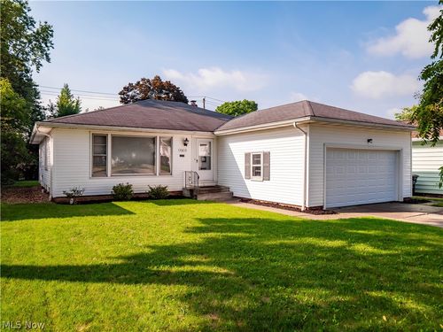 4810 Fairlawn Rd, Lyndhurst, OH, 44124-1121 | Card Image