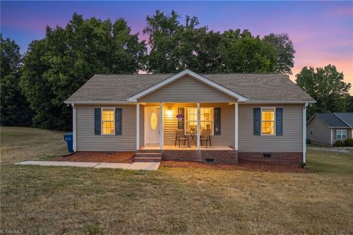 141 Mustang Run, Stokesdale, NC, 27357-9465 | Card Image