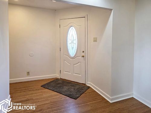 1410 Swanson Ave, Ottumwa, IA, 52501-3853 | Card Image