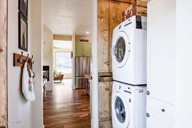 4611 S Cove Ln, Home with 3 bedrooms, 3 bathrooms and null parking in Daniel UT | Image 22