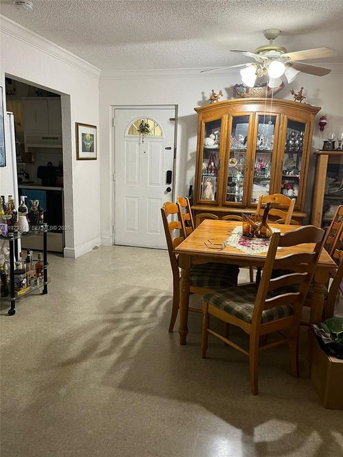 apt-207-525 W 69th St, Hialeah, FL, 33014-4914 | Card Image