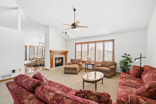 3151 Bent Tree Hills Dr, New Brighton, MN, 55112-8413 | Card Image