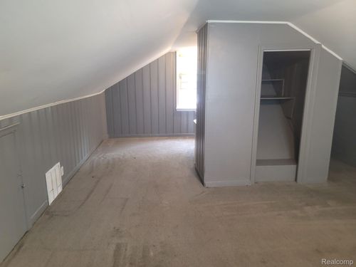 13881 Carlisle St, Detroit, MI, 48205-1202 | Card Image