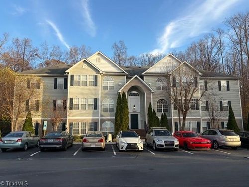 apt-h-2600 Pennoak Way, Greensboro, NC, 27407-4088 | Card Image
