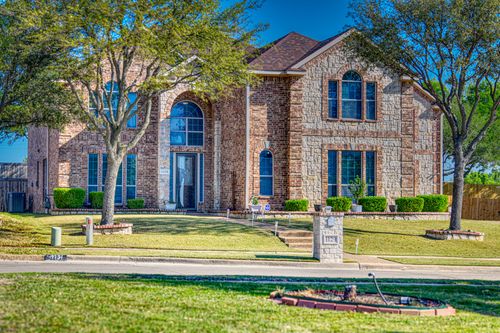 1129 Northlake Dr, Desoto, TX, 75115-1524 | Card Image
