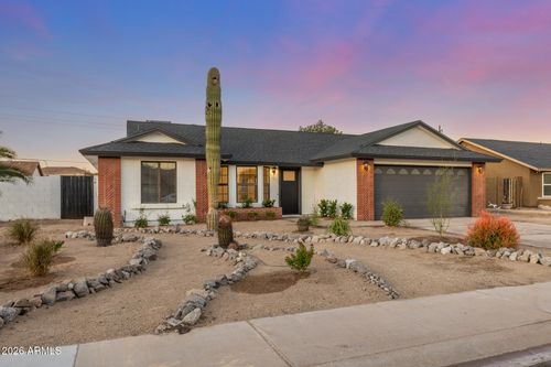 8938 W Echo Ln, Peoria, AZ, 85345-7860 | Card Image