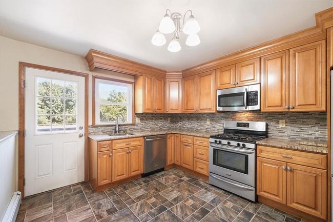 4 Rowan Dr, House other with 5 bedrooms, 2 bathrooms and null parking in Garnerville NY | Image 9